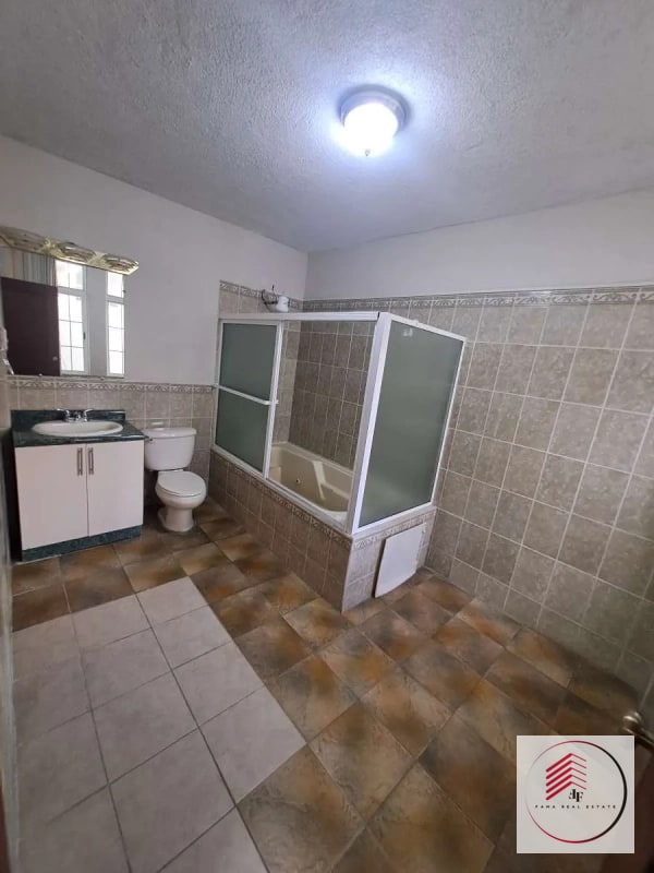 Apartamento amueblado de una habitación en zona 10 Oakland a una cuadra de Oakland mall - 3
