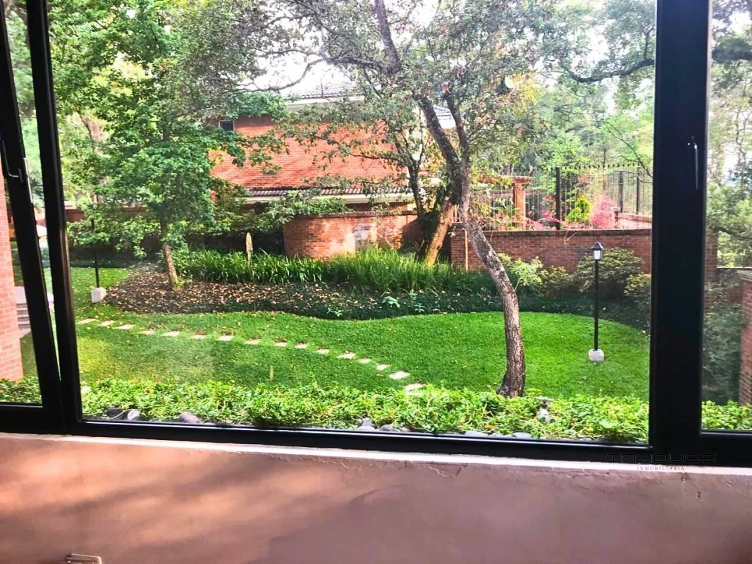 APARTAMENTO EN VENTA ZONA 16 ENCINOS DE CAYALA CON JARDIN - 2