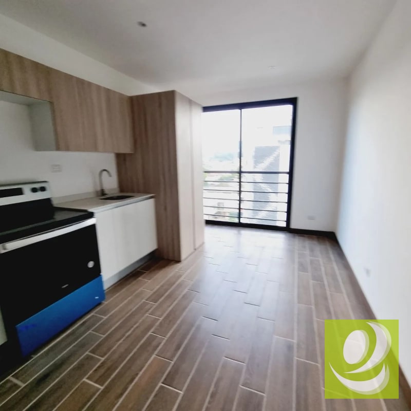 APARTAMENTO EN VENTA ZONA 14 - 8