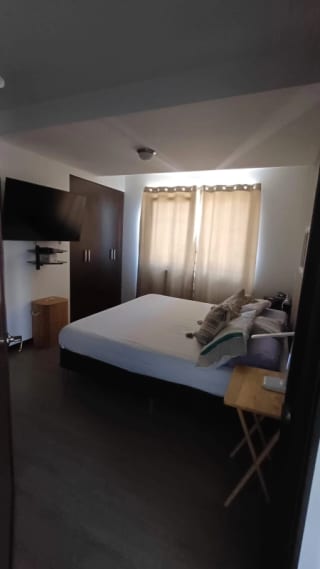 Apartamento amueblado en renta zona 10 — Apartamento en Alquiler en Zona 10, Guatemala, Ciudad — miniatura 3 de 10