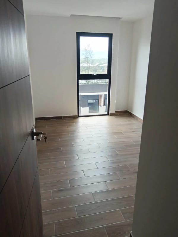Se renta apartamento, 3 hab, Parque 14, $1300 — Apartamento en Alquiler en Parque 14, Zona 14, Guatemala, Ciudad — foto 9 de 10