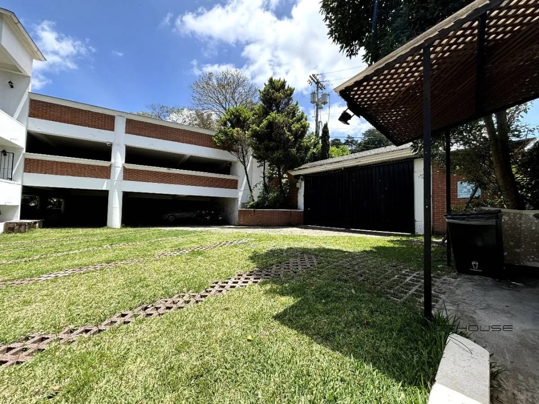 APARTAMENTO EN RENTA ZONA 16, LA MONTAÑA - 1
