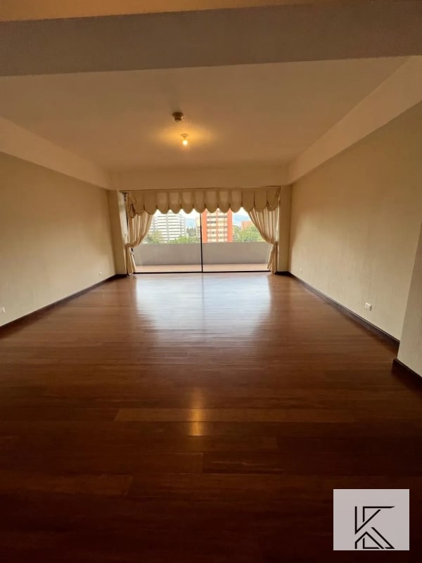 Apartamento Boutique en prestigioso edificio en zona 10 - 13