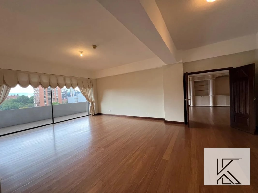 Apartamento Boutique en prestigioso edificio en zona 10 - 7