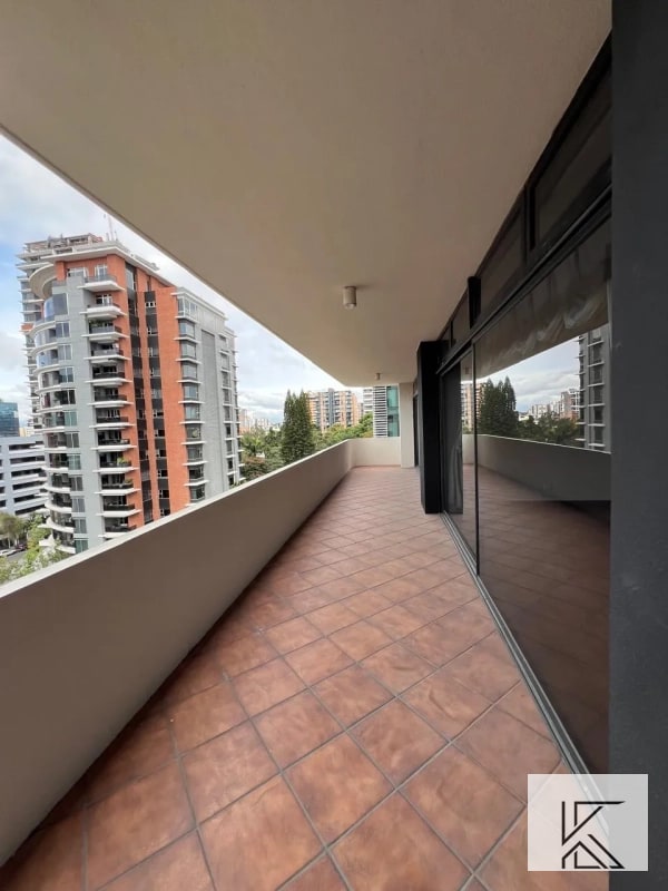 Apartamento Boutique en prestigioso edificio en zona 10 - 5