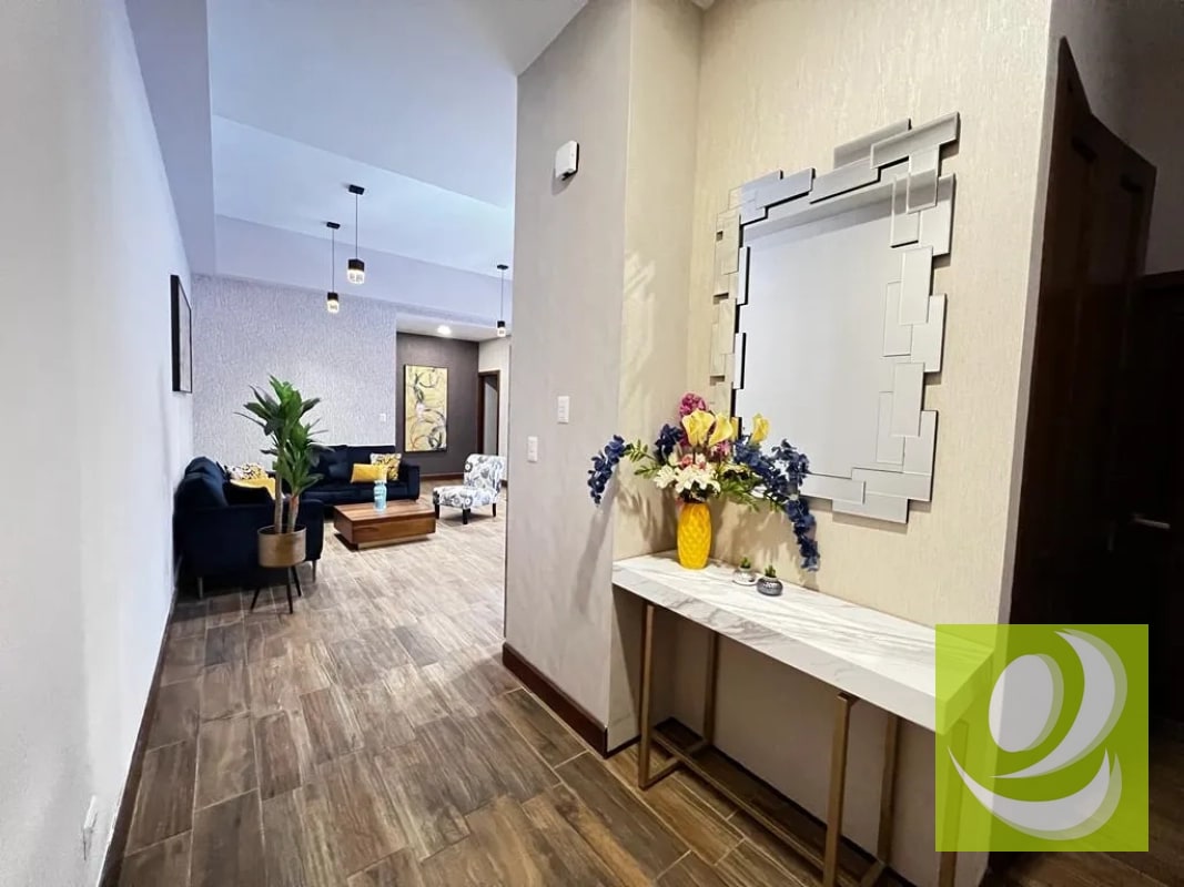 Vendo Apartamento en primer Nivel en zona 10 - 2