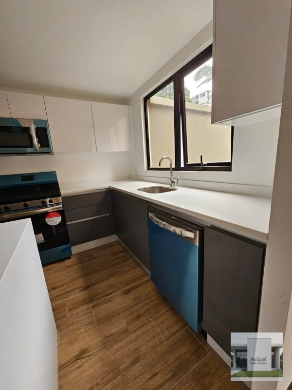 ALENA Venta Apartamento 3 Dormitorios, con Jardín en VH2 Zona 15 - 17