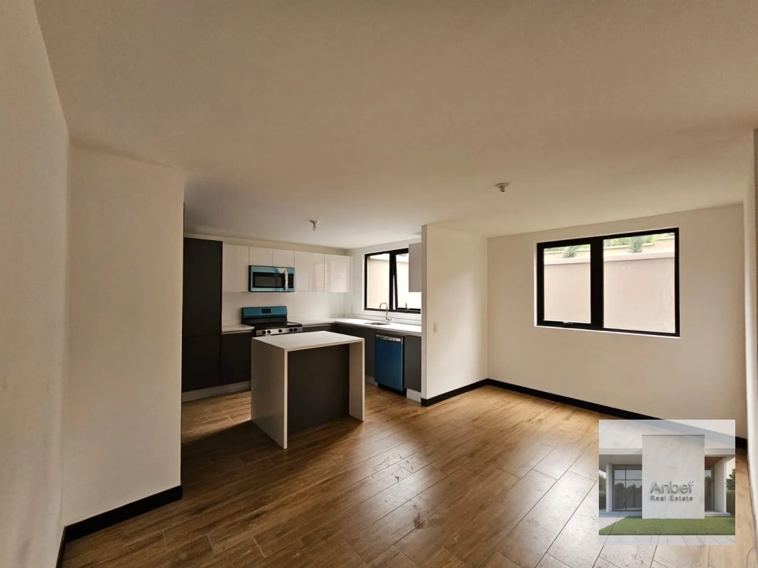 ALENA Venta Apartamento 3 Dormitorios, con Jardín en VH2 Zona 15 - 15