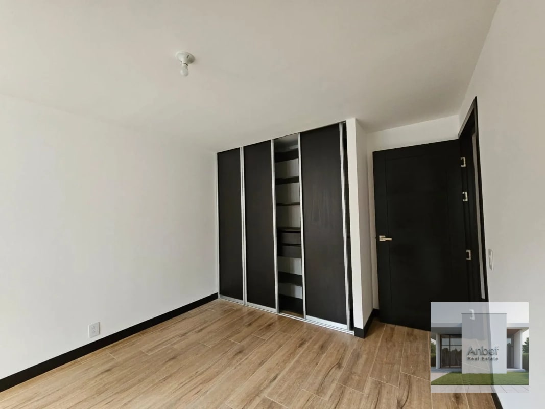 ALENA Venta Apartamento 3 Dormitorios, con Jardín en VH2 Zona 15 - 10
