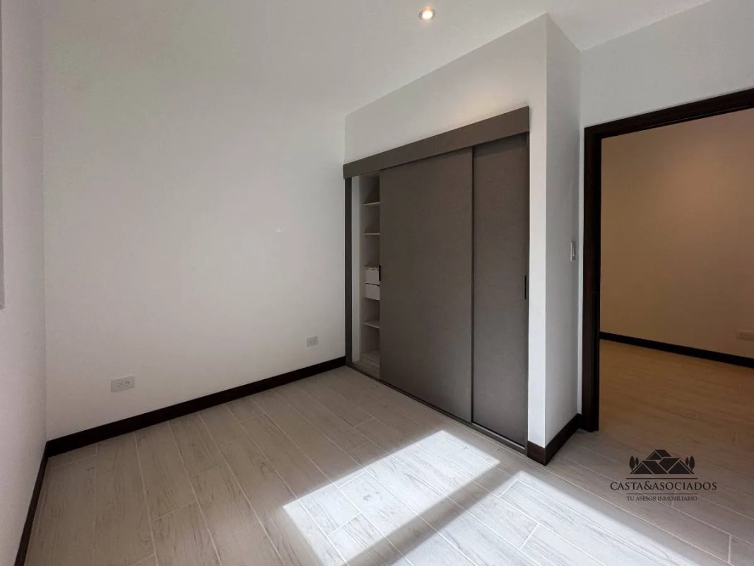 APARTAMENTOS EN VENTA ZONA 15 - 7