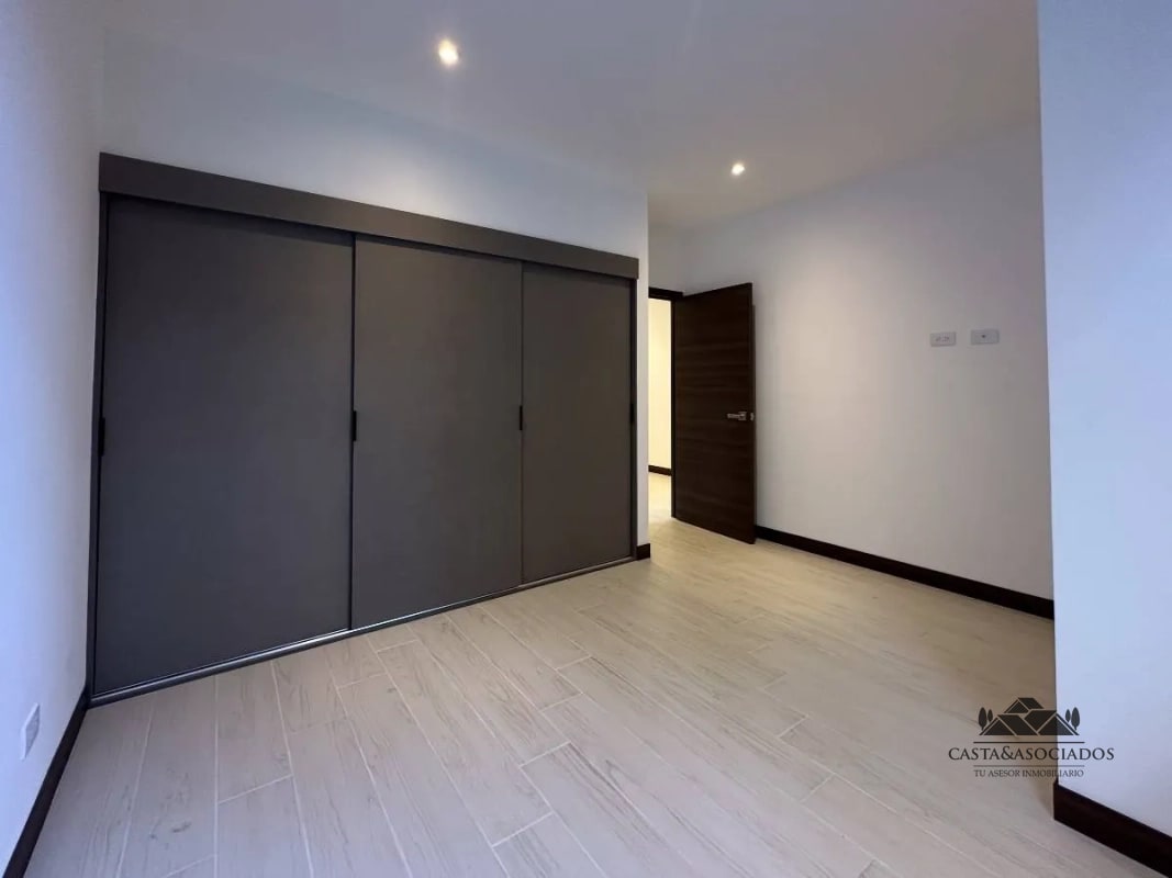 APARTAMENTOS EN VENTA ZONA 15 - 4