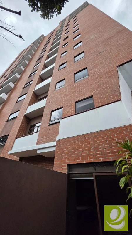 VENDO APARTAMENTO EN SALVATTORE ZONA 10 - 1