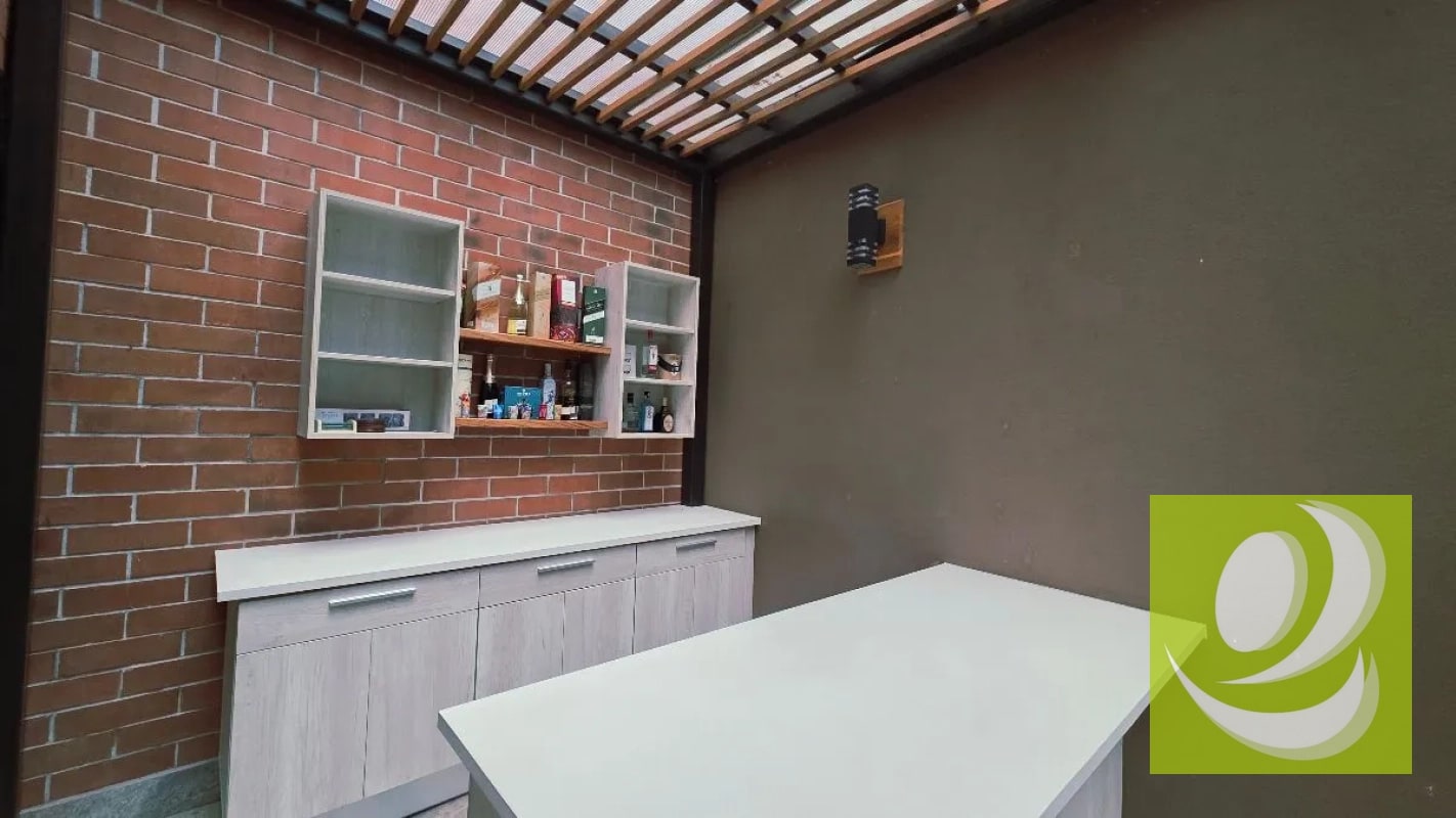 VENDO APARTAMENTO EN SALVATTORE ZONA 10 - 11