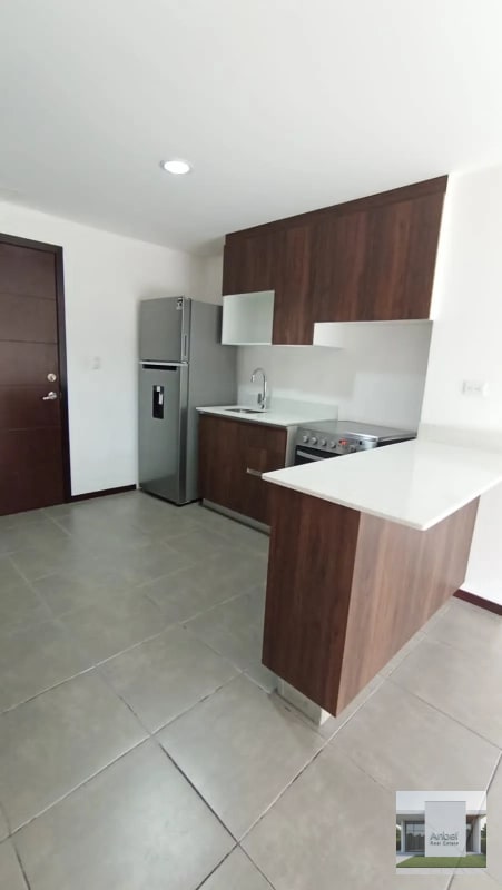 CASA TRES, Apartamento en Venta de Un Dormitorio en Zona 3 - 1