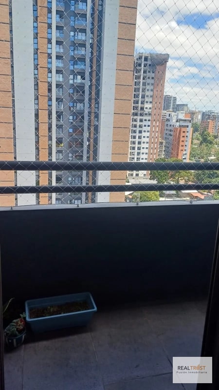 Apartamento AMUEBLADO en renta zona 10 - 9