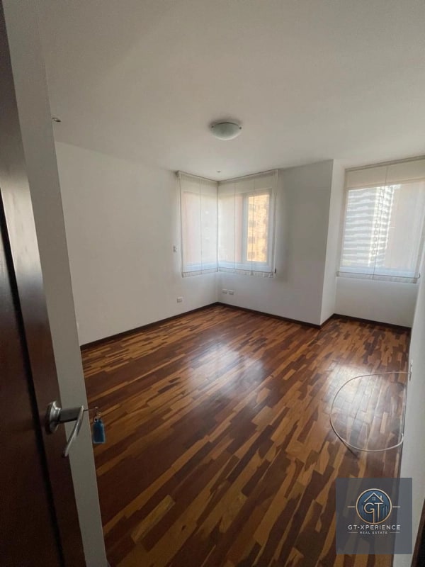 Apartamento en renta en edificio Torre Quattro, zona 14 - 12