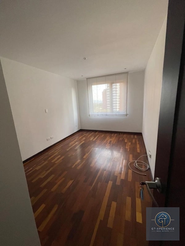 Apartamento en renta en edificio Torre Quattro, zona 14 - 11