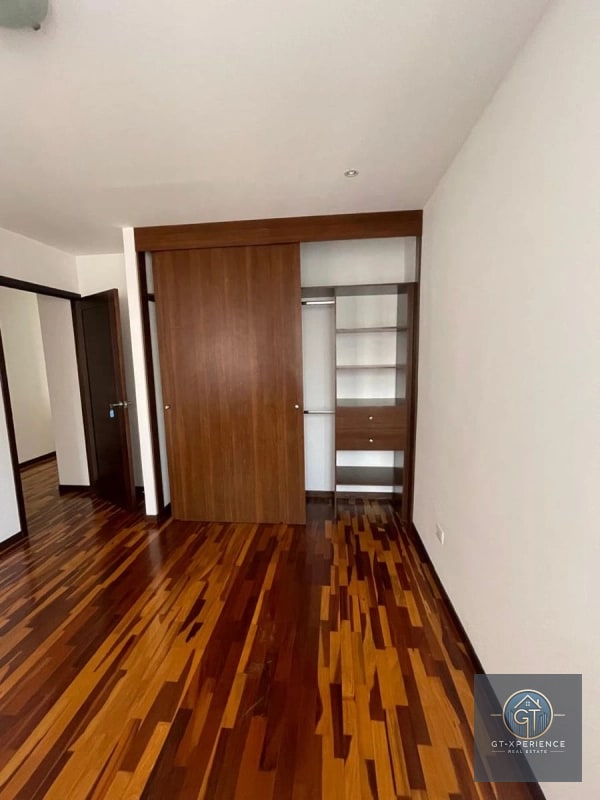 Apartamento en renta en edificio Torre Quattro, zona 14 - 10