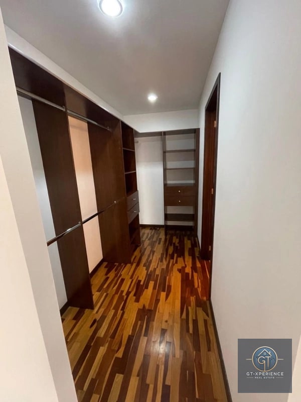 Apartamento en renta en edificio Torre Quattro, zona 14 - 9