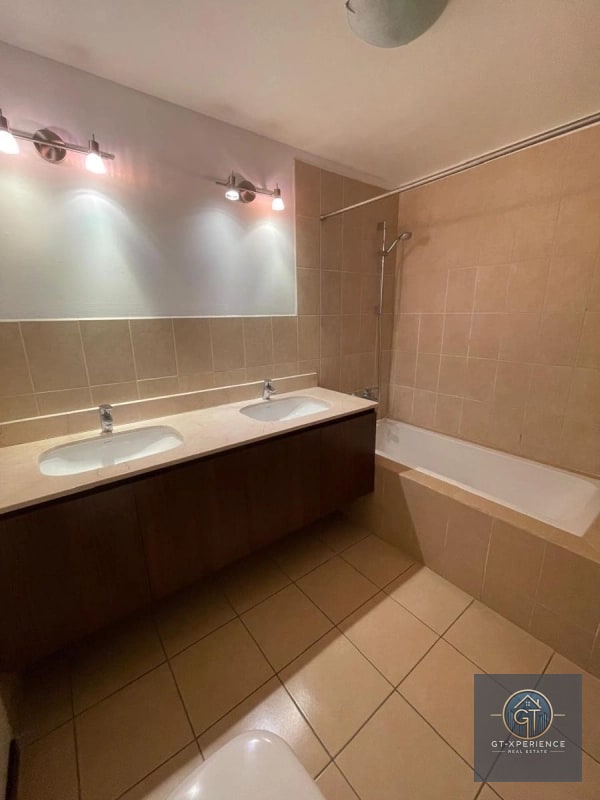 Apartamento en renta en edificio Torre Quattro, zona 14 - 7