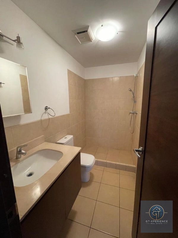 Apartamento en renta en edificio Torre Quattro, zona 14 - 6