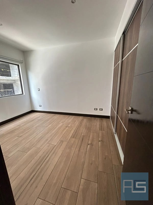Apartamento en Venta, zona 10 cerca de Oakland Mall, La Estación, Diagonal 6 - 10