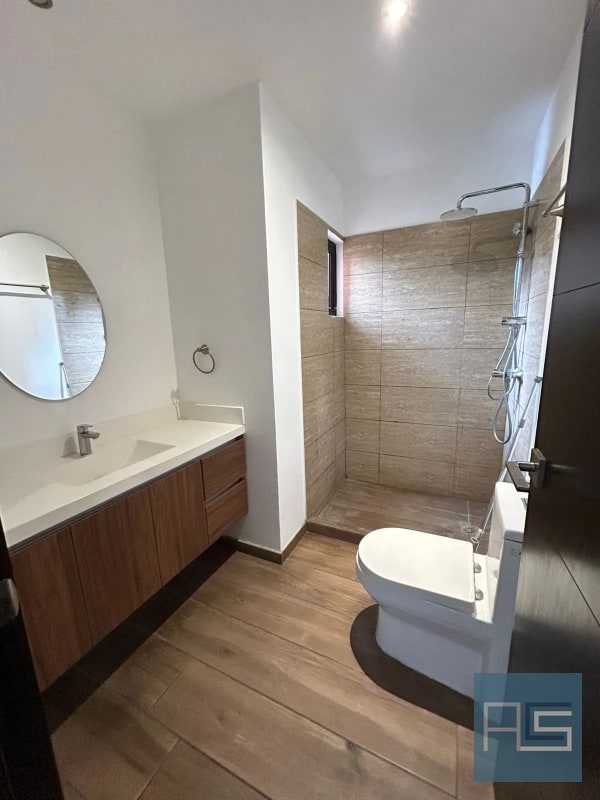 Apartamento en Venta, zona 10 cerca de Oakland Mall, La Estación, Diagonal 6 - 8