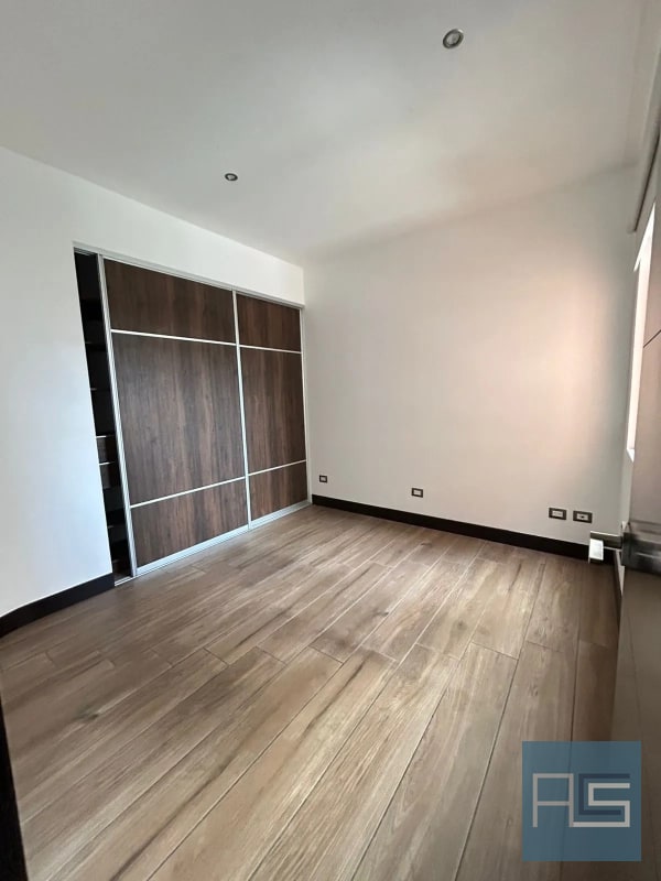 Apartamento en Venta, zona 10 cerca de Oakland Mall, La Estación, Diagonal 6 - 7