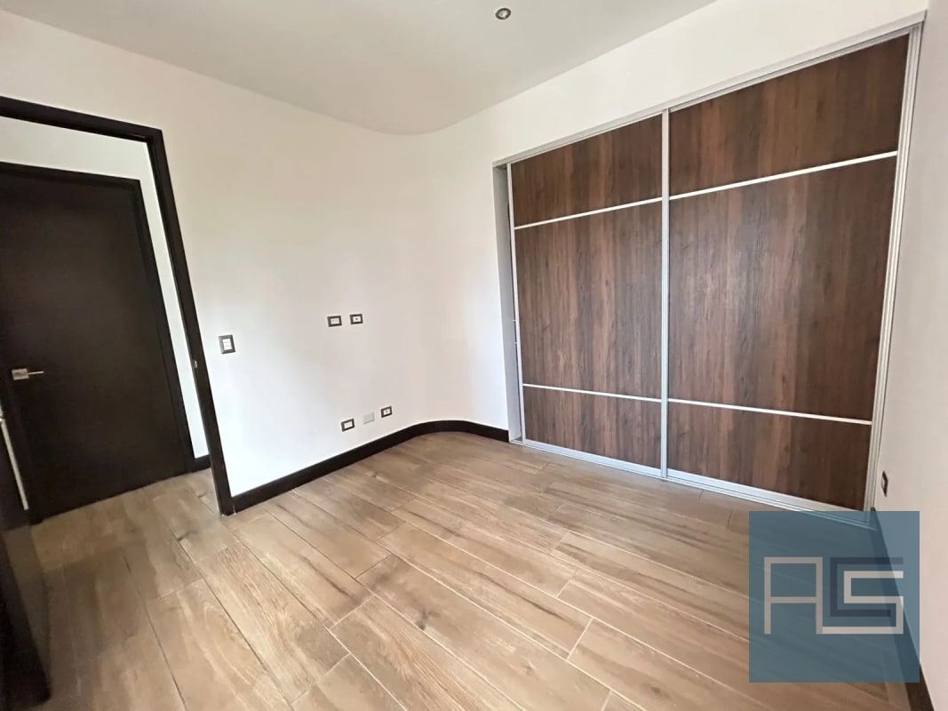 Apartamento en Venta, zona 10 cerca de Oakland Mall, La Estación, Diagonal 6 - 6