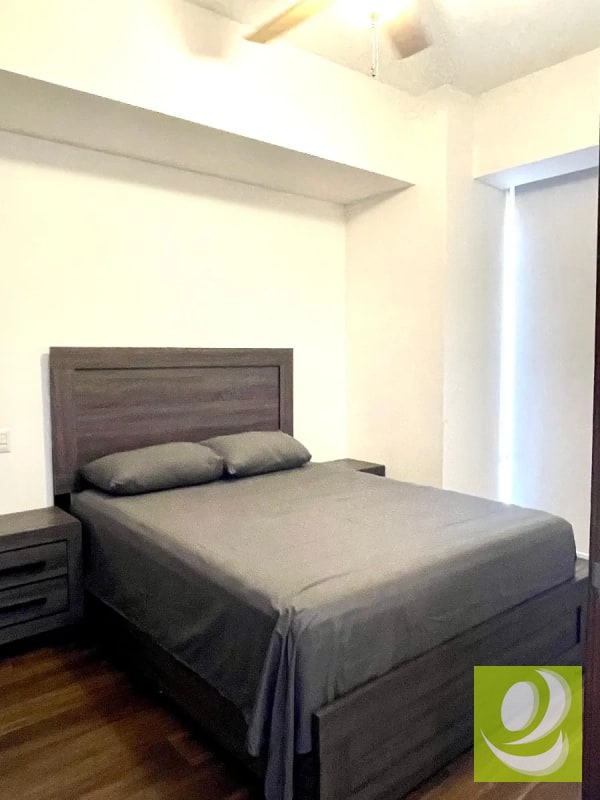 APARTAMENTO AMUEBLADO EN RENTA EN EDIFICIO DE ZONA 10 - 4