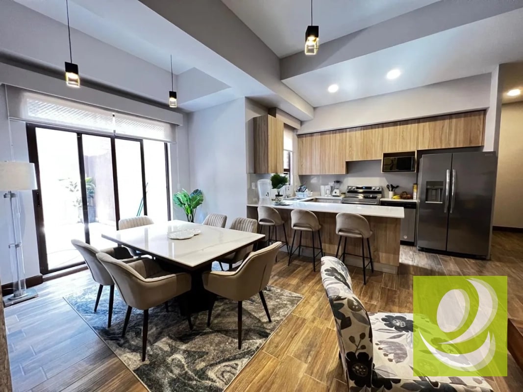 VENDO APARTAMENTO EN 1ER NIVEL ZONA 10 - 9