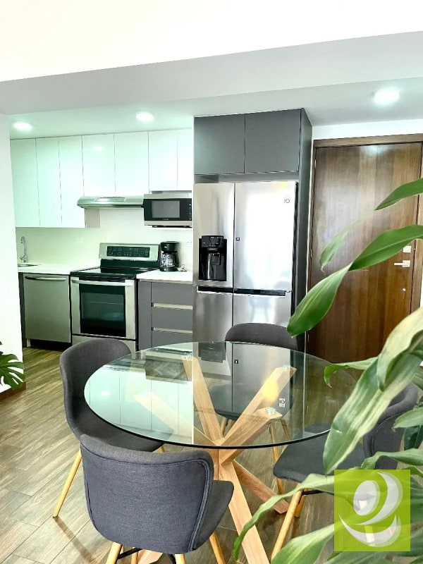 APARTAMENTO AMUEBLADO EN RENTA EN EDIFICIO DE ZONA 10 - 5