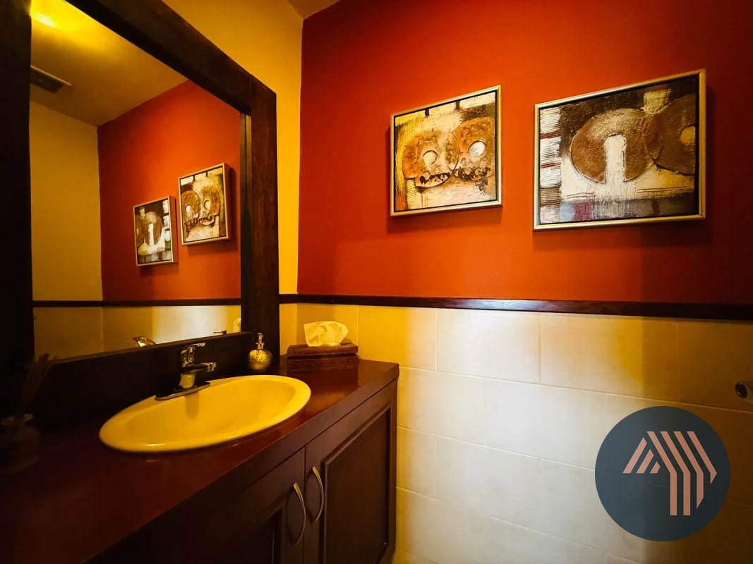 VENTA DE CÉNTRICO Y AMPLIO APARTAMENTO - BENEVENTO, ZONA 14 - 16