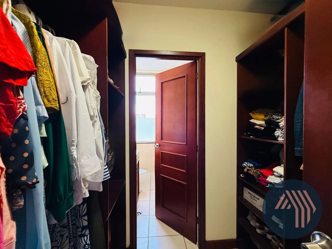 VENTA DE CÉNTRICO Y AMPLIO APARTAMENTO - BENEVENTO, ZONA 14 - 3