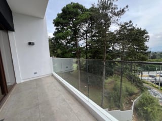 Apartamento Renta Zona 15 San Lázaro, 154 MTS2 + 39 Mts Terraza , 3 Dormitorios, + Dormitorio de Servicio $2,500 — Apartamento en Alquiler en Zona 15, Guatemala, Ciudad — miniatura 7 de 7