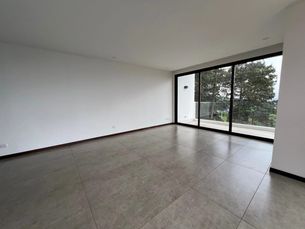 Apartamento Renta Zona 15 San Lázaro, 154 MTS2 + 39 Mts Terraza , 3 Dormitorios, + Dormitorio de Servicio $2,500 — Apartamento en Alquiler en Zona 15, Guatemala, Ciudad — foto 6 de 7