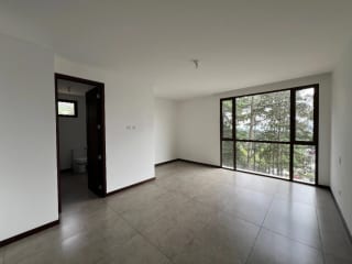 Apartamento Renta Zona 15 San Lázaro, 154 MTS2 + 39 Mts Terraza , 3 Dormitorios, + Dormitorio de Servicio $2,500 — Apartamento en Alquiler en Zona 15, Guatemala, Ciudad — miniatura 3 de 7