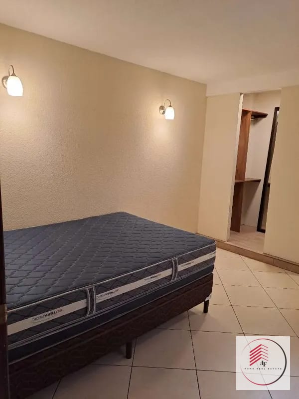 RENTA DE céntrico apartamento de una habitación en zona 10 a una cuadra de Oakland Mall diagonal 6 — Apartamento en Alquiler en Zona 10, Guatemala, Ciudad — foto 9 de 17