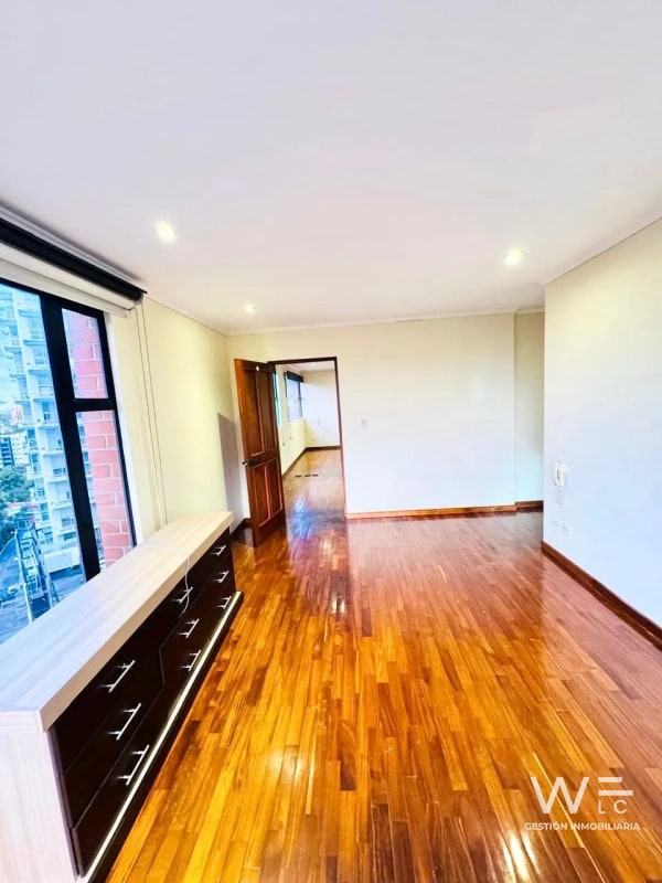 VENDO APARTAMENTO ZONA 10 - 10