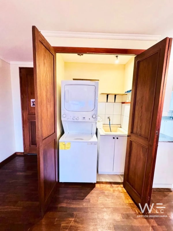 VENDO APARTAMENTO ZONA 10 - 6
