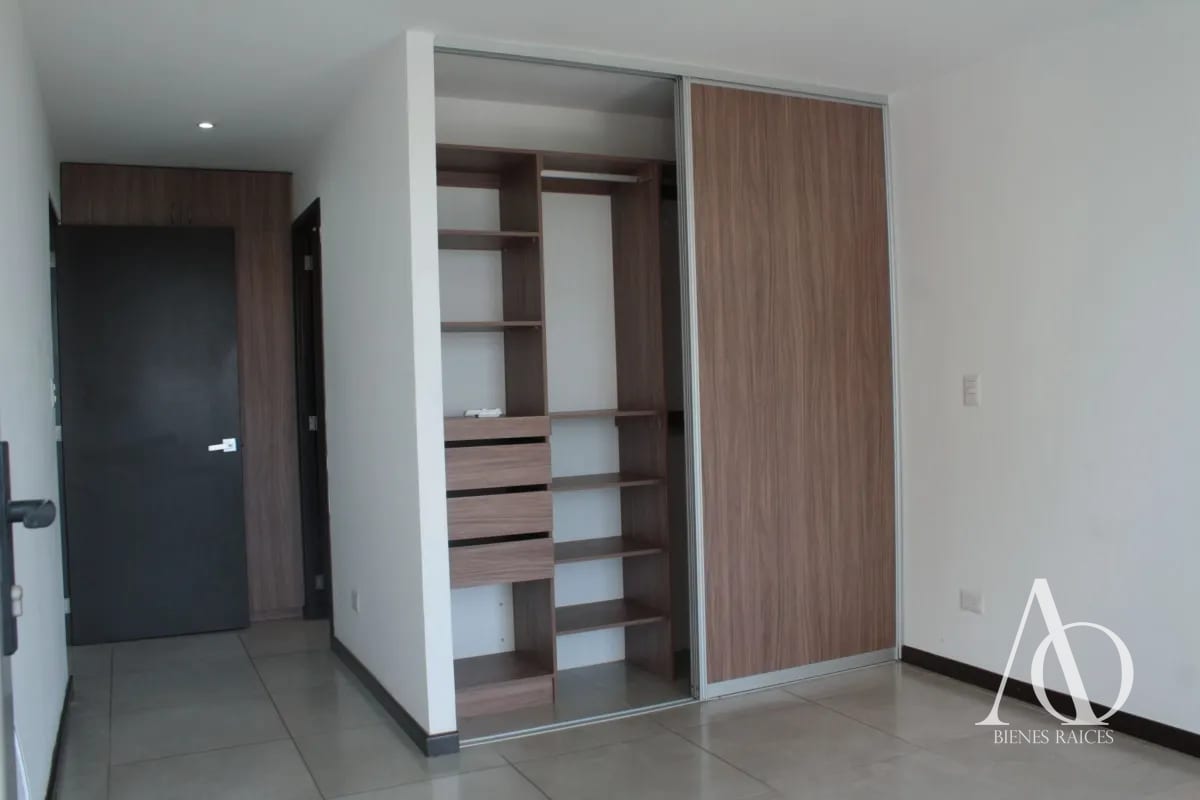 Apartamento en Alquiler / Venta Edificio Telia, zona 15 VH2 N9 / EN DIRECTO 2025 02 — Apartamento en Venta en Telia, Zona 15, Guatemala, Ciudad — foto 5 de 7