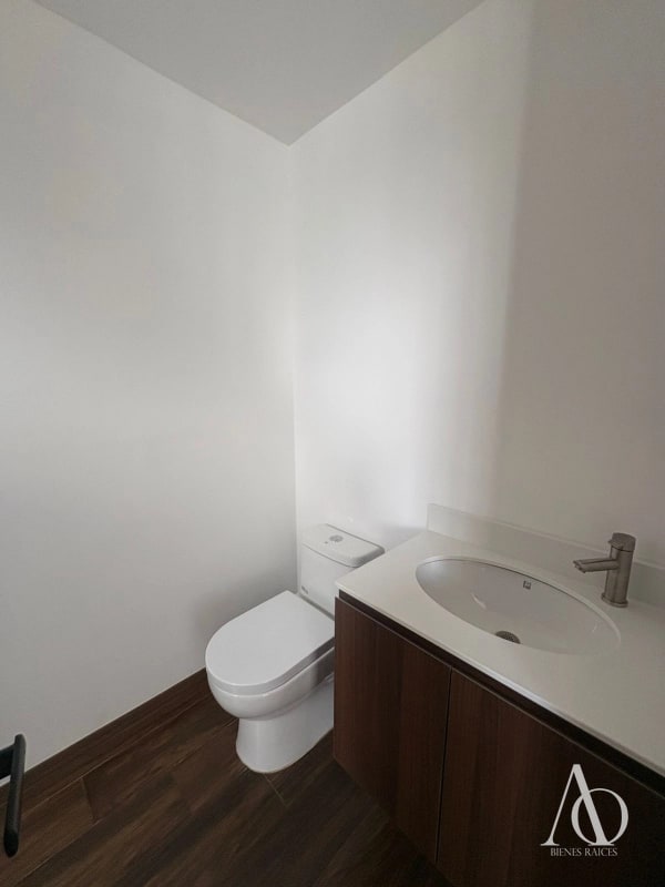 Apartamento en Alquiler / Venta Edificio Vila Quince, zona 15 VH2 N8 / EN DIRECTO 01 - 8