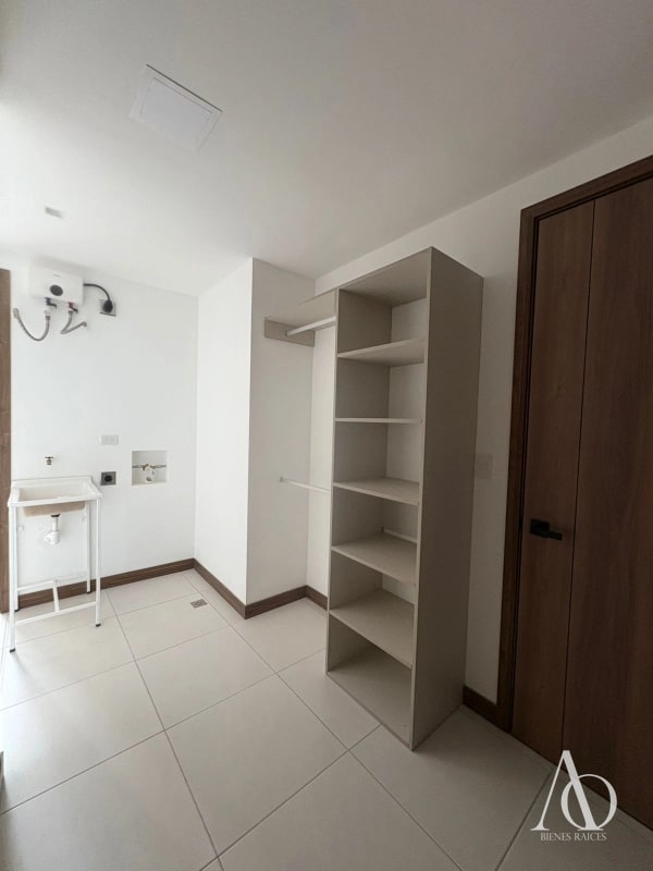 Apartamento en Alquiler / Venta Edificio Vila Quince, zona 15 VH2 N8 / EN DIRECTO 01 - 10