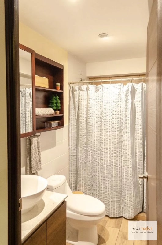 APARTAMENTO EN VENTA AMUEBLADO Y EQUIPADO ZONA 13, TORRE PAMPLONA - 3