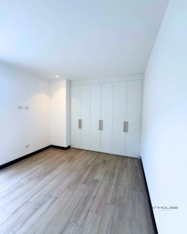 APARTAMENTO EN RENTA ZONA 13 IRIDIA CON AMPLIA TERRAZA - 2