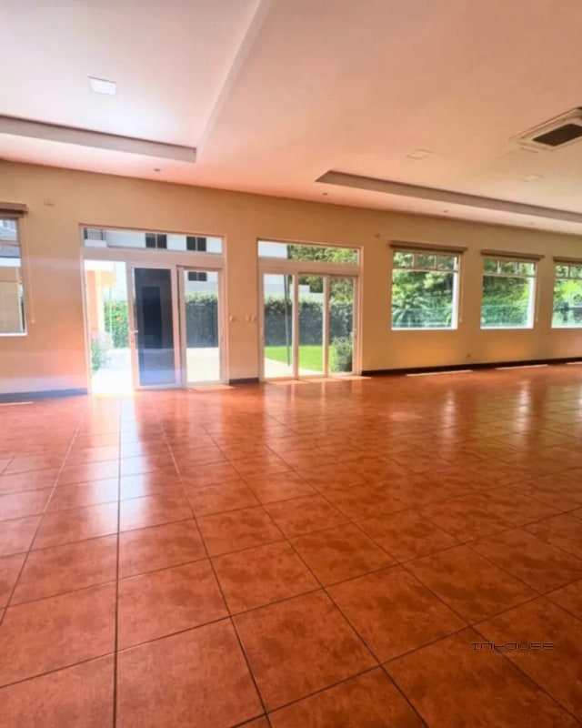 APARTAMENTO EN RENTA ZONA 13 IRIDIA CON TERRAZA - 3