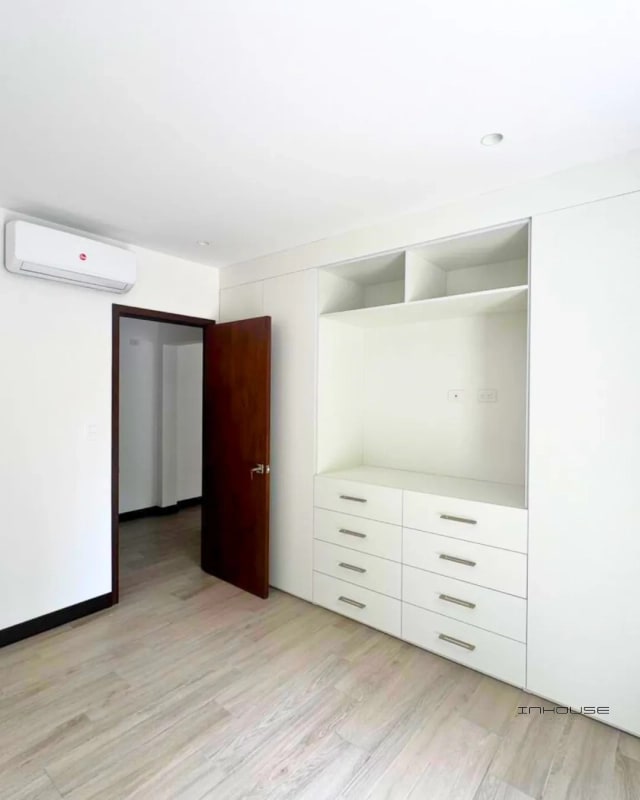 APARTAMENTO EN RENTA ZONA 13 IRIDIA CON TERRAZA - 6