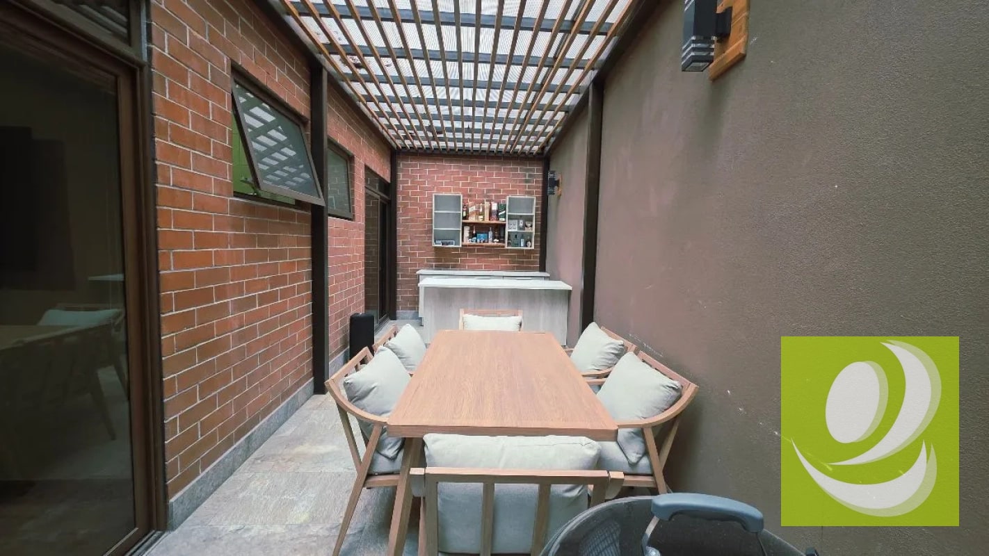 VENDO APARTAMENTO EN 1ER NIVEL ZONA 10 - 4