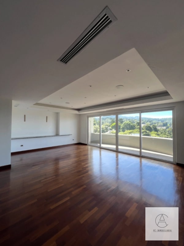 Lindo apartamento en venta en Torre Real - 1