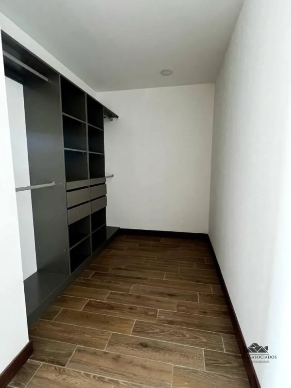 APARTAMENTO EN VENTA ZONA 15 - 5